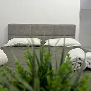 Center, Selvia White Tirana