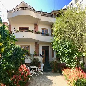 Garden Boutique Tiran